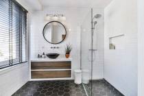 SOHO 3 LIGHT VANITY - 60-4583