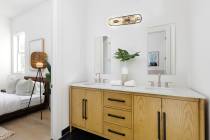 CHASSIS 3 LIGHT VANITY - 60-6653