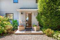 NEWBRIDGE 1LT SM OUTDOOR WALL - 60-7001