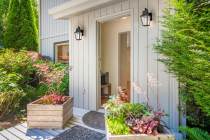 LAWRENCE 1 LT SM WALL LANTERN - 60-8131