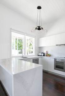 BARNETT 21" LED 5 LIGHT CHAND - 62-2036